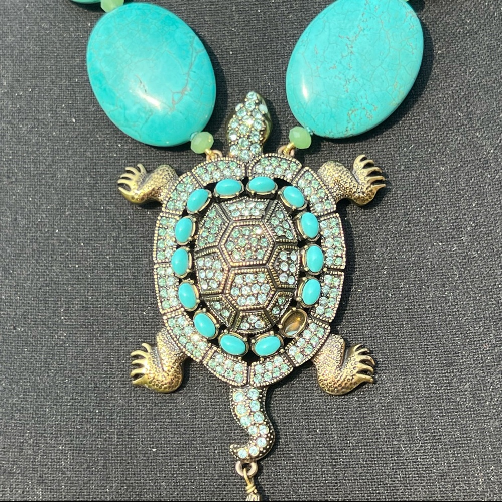 Heidi Daus Sparkling Latge Turquoise Turtle Necklace - Picture 4 of 16